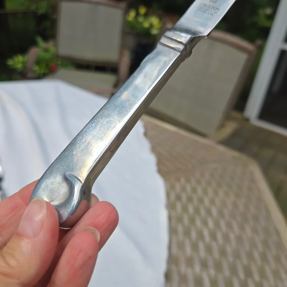 Wilton Armetale Bainbridge Stainless RWP Flatware 28 Pc Set Pistol Handle Swirl